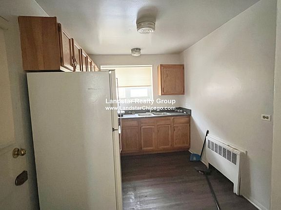 3rd image of 4922 Conrad Ave Unit 1