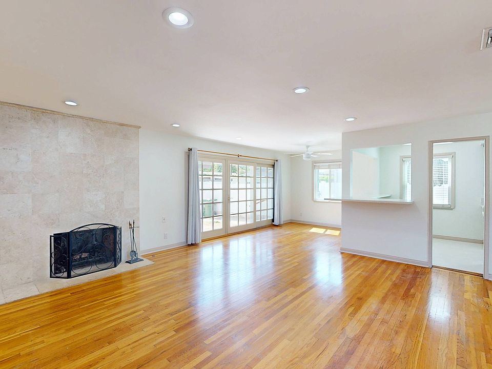 1st image of 23238 Vanowen St