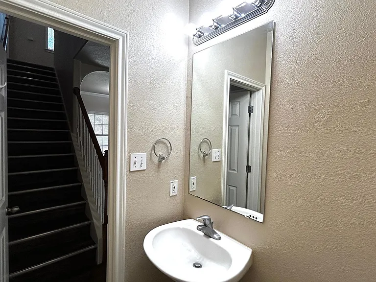 408 Nelray Blvd #A — Photo 11