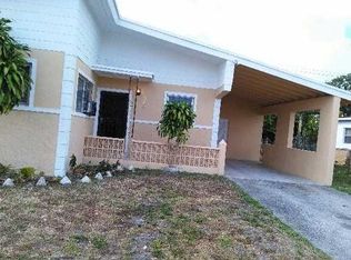 940 NW 179th Ter, Miami Gardens, FL 33169