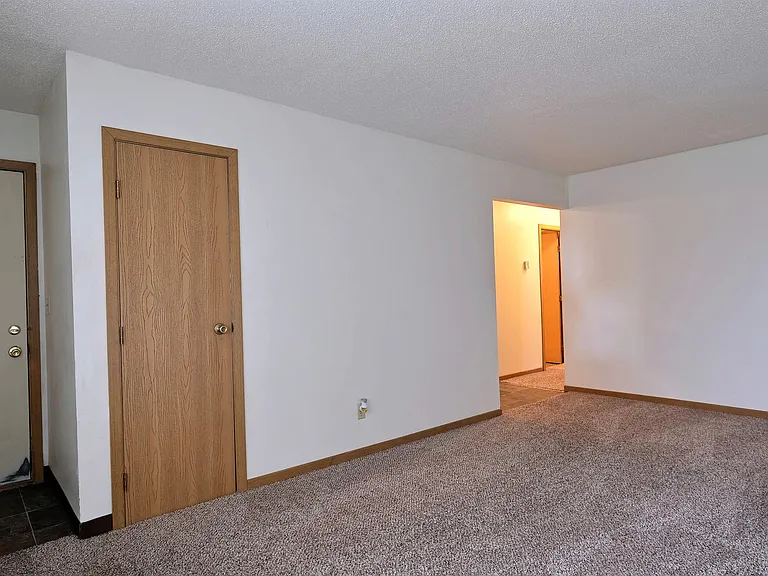 Fargo, ND Parkwest Gardens Apartment | Living