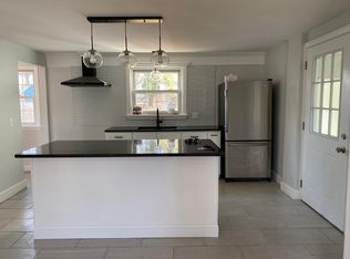 45 Puritan Dr, Warwick, RI 02888