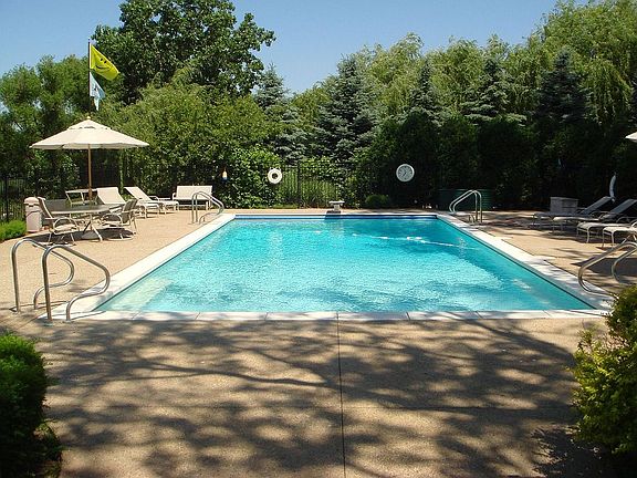 Hydrolic Covered Pool