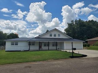 8 Hall St, Daleville, AL 36322