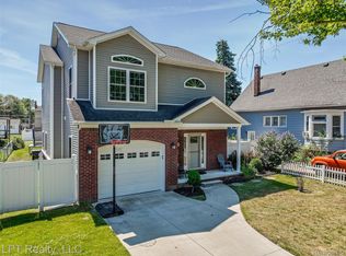 117 Walnut St, Wyandotte, MI 48192
