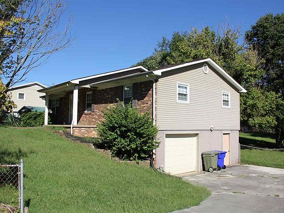 3rd image of 2325 Patricia Circle S/d Campbell Acres