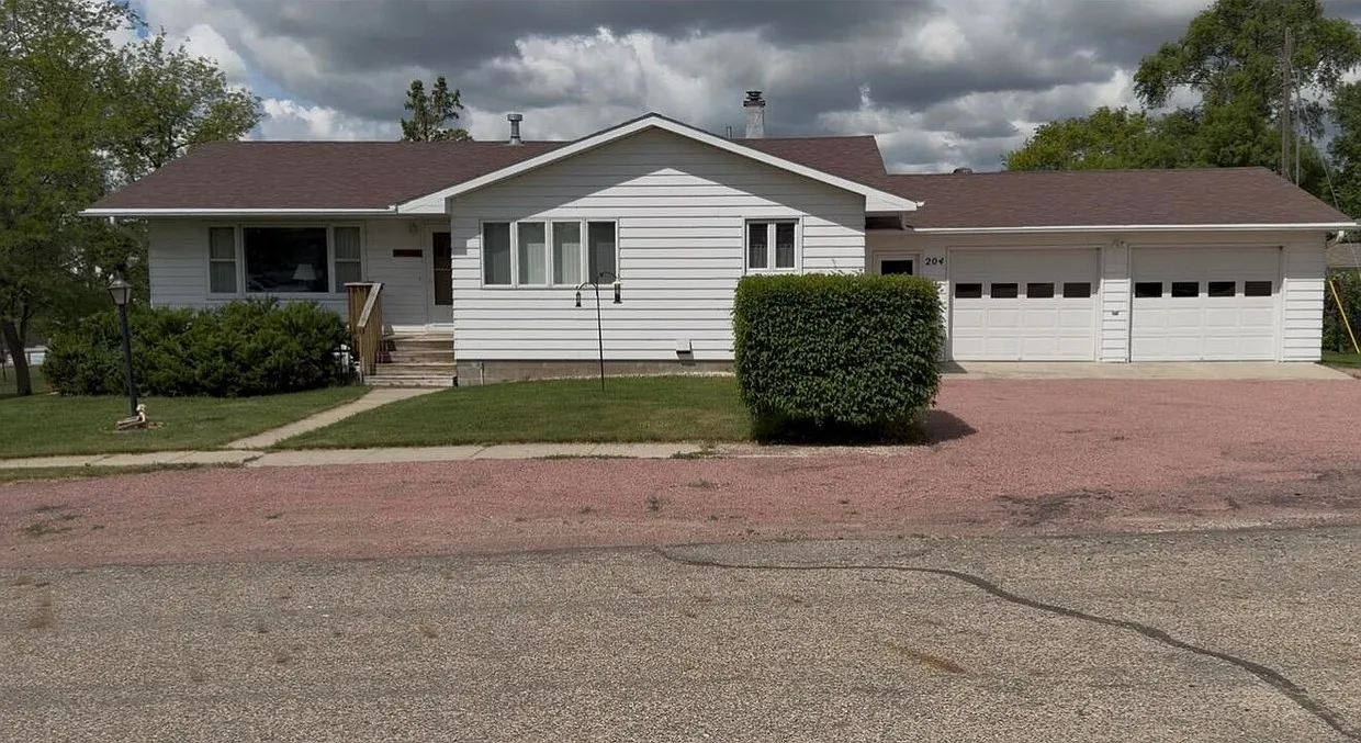 4 bed, 2537 sqft, $3,250 — Photo 1