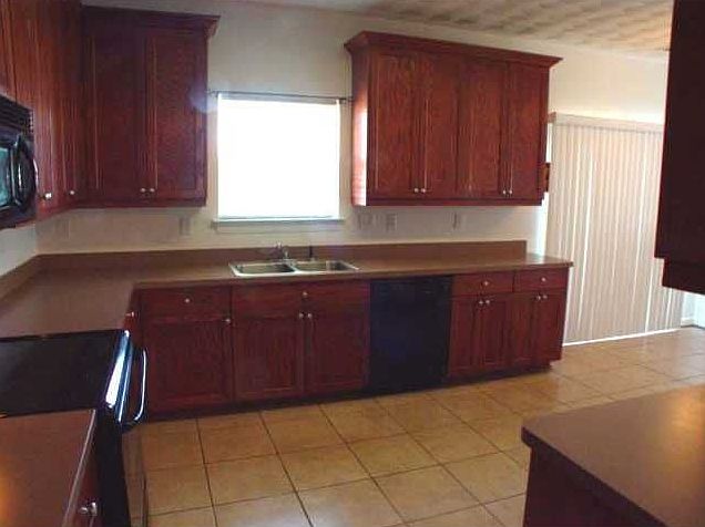 1st image of 752 Lym Dr