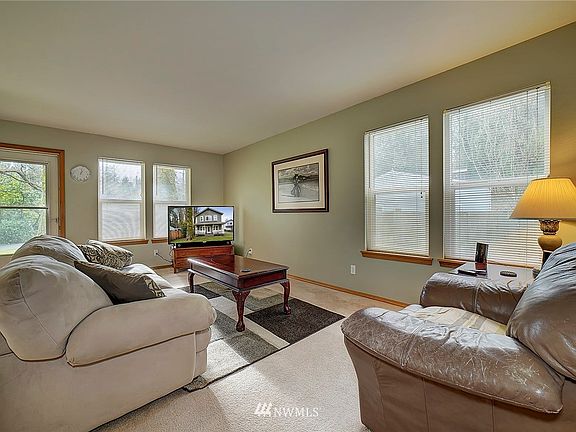 3rd image of 2175 Woodland Dr NW