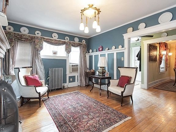 3rd image of 15-17 Hawthorne Pl #1