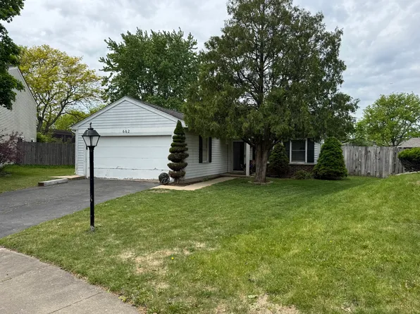 662 Berwick Pl, Roselle, IL 60172