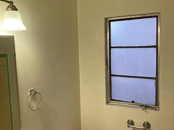 5th image of 625 Elm Ave APT 8