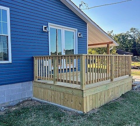 Side porch