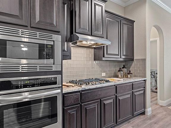 All photos shown here may not depict the specified home & features included are for illustration purposes only