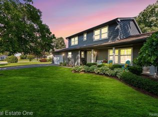 2569 Rambling Way, Bloomfield Hills, MI 48302