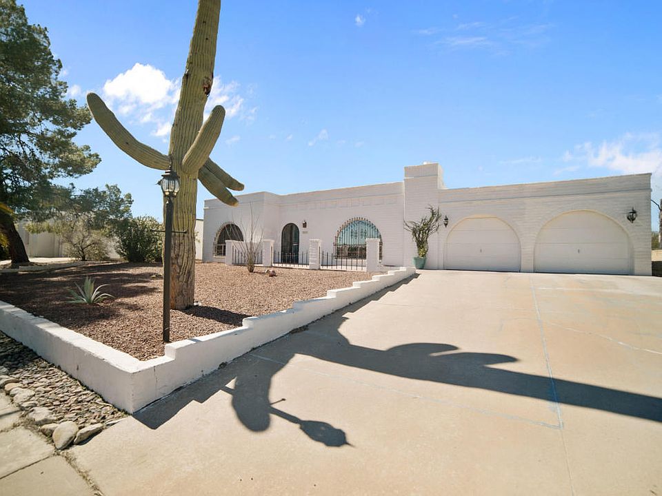 1st image of 555 N Abrego Dr