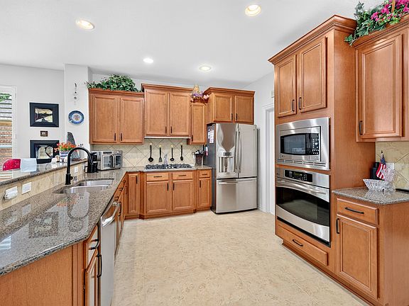 5th image of 7444 Saint Petersburg Dr