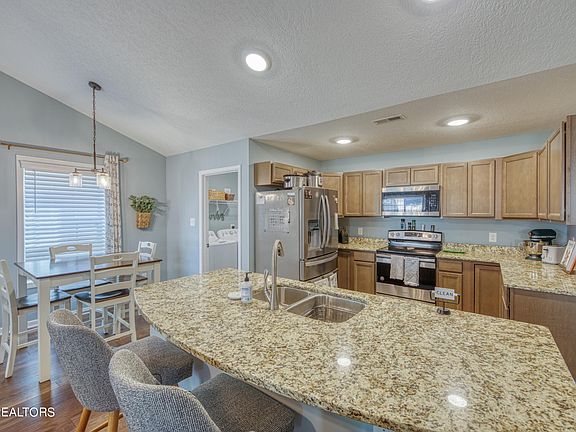 4th image of 3720 Tulip Row Way