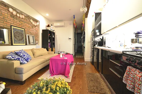 Rented by Sam Tabak | media 7