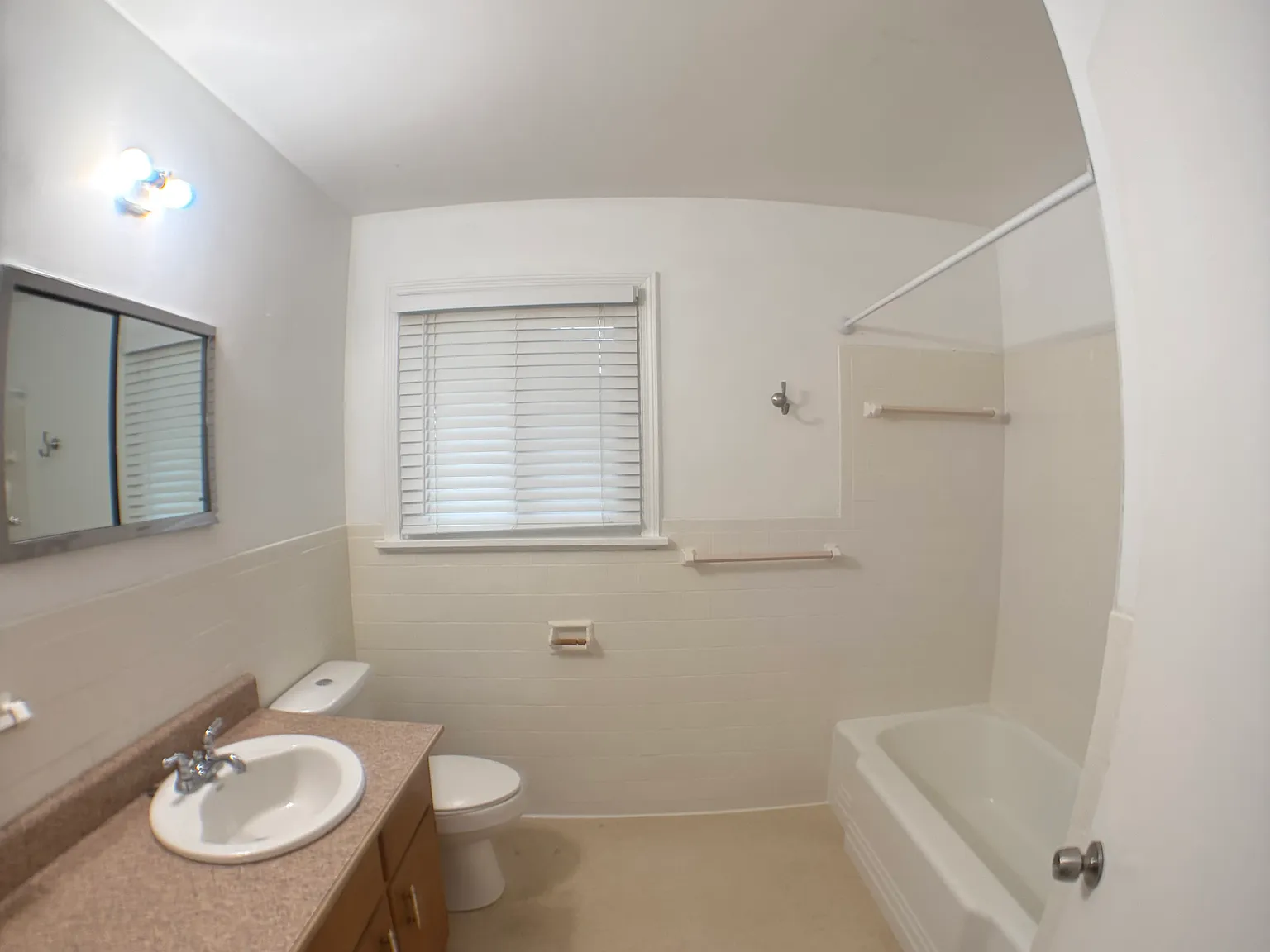 3 bed, 1922 sqft, $2,800 — Photo 4