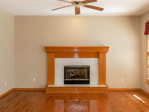 4th image of 13225 Bond St
