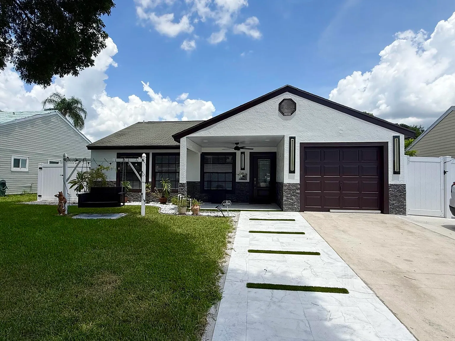 3 bed, 2.0 bath, 1220 sqft, $3,200 — Photo 1