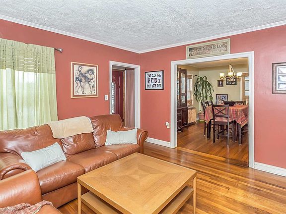 3rd image of 284 Jefferson St