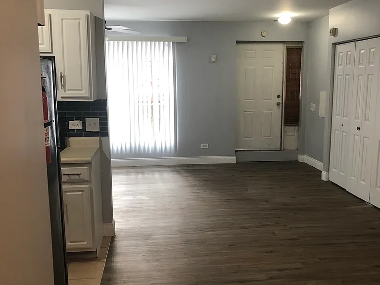 6513 S Harvard Ave — Photo 2