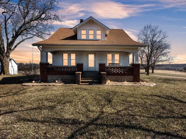32446 Lutman Rd, Smithton, MO 65350
