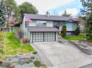 560 Summit Ridge Dr, The Dalles, OR 97058