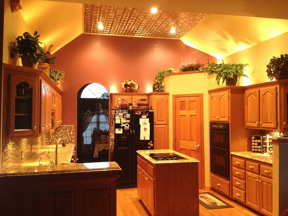 2nd image of 2577 Pinewood Dr