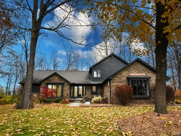 11189 Mapleridge Ln, Shelby Township, MI 48317