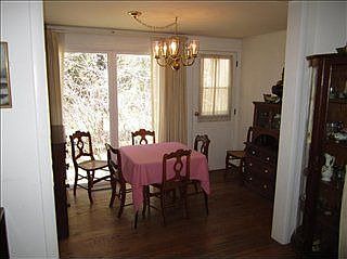 5th image of 114 Pioneer St