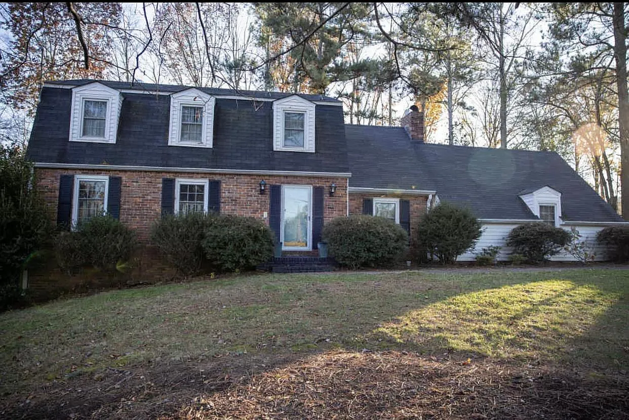 4 bed, 2096 sqft, $2,400 — Photo 1