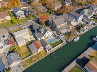 38 Bayside Place, Amityville, NY 11701