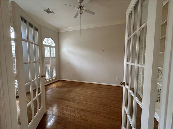 4th image of 15135 Windsdowne Lane