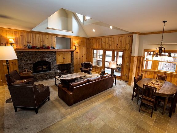 2nd image of 213 Vista Pines Way