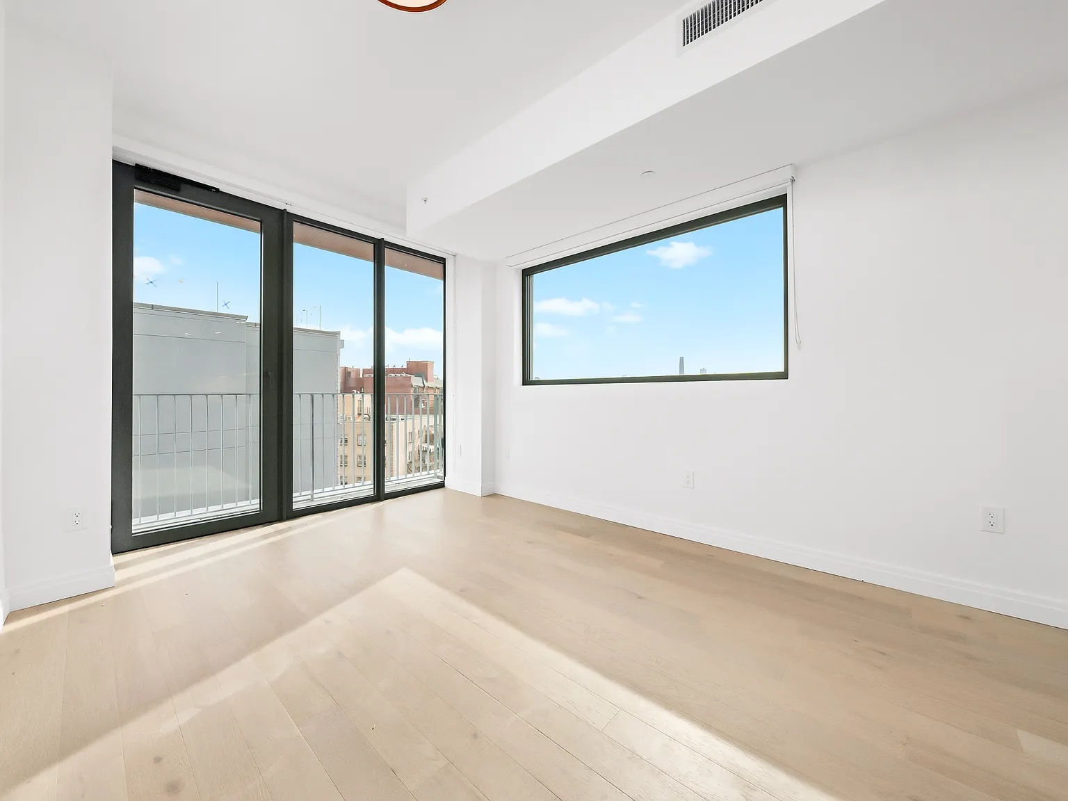 255 Lorimer Street — Photo 2