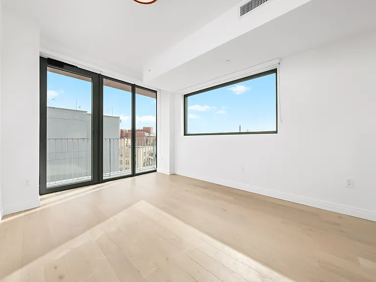255 Lorimer St #721 — Photo 3