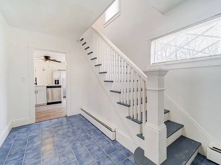 6 Elm St — Photo 8