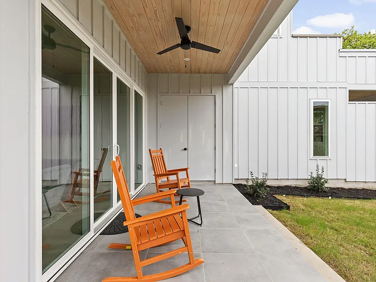 1402 Summit St #A — Photo 26