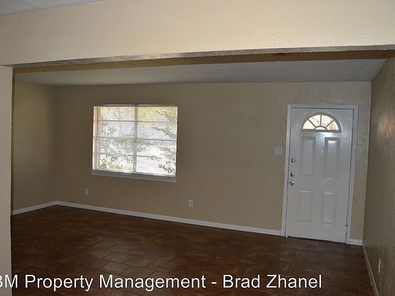 4th image of 300& 300 1/2 Almond St
