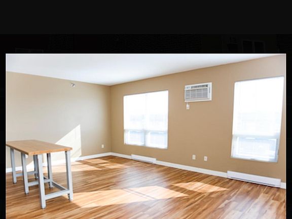 3rd image of 711 Np Ave N #1403