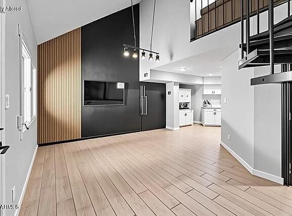 5th image of 427 E IRONWOOD Drive