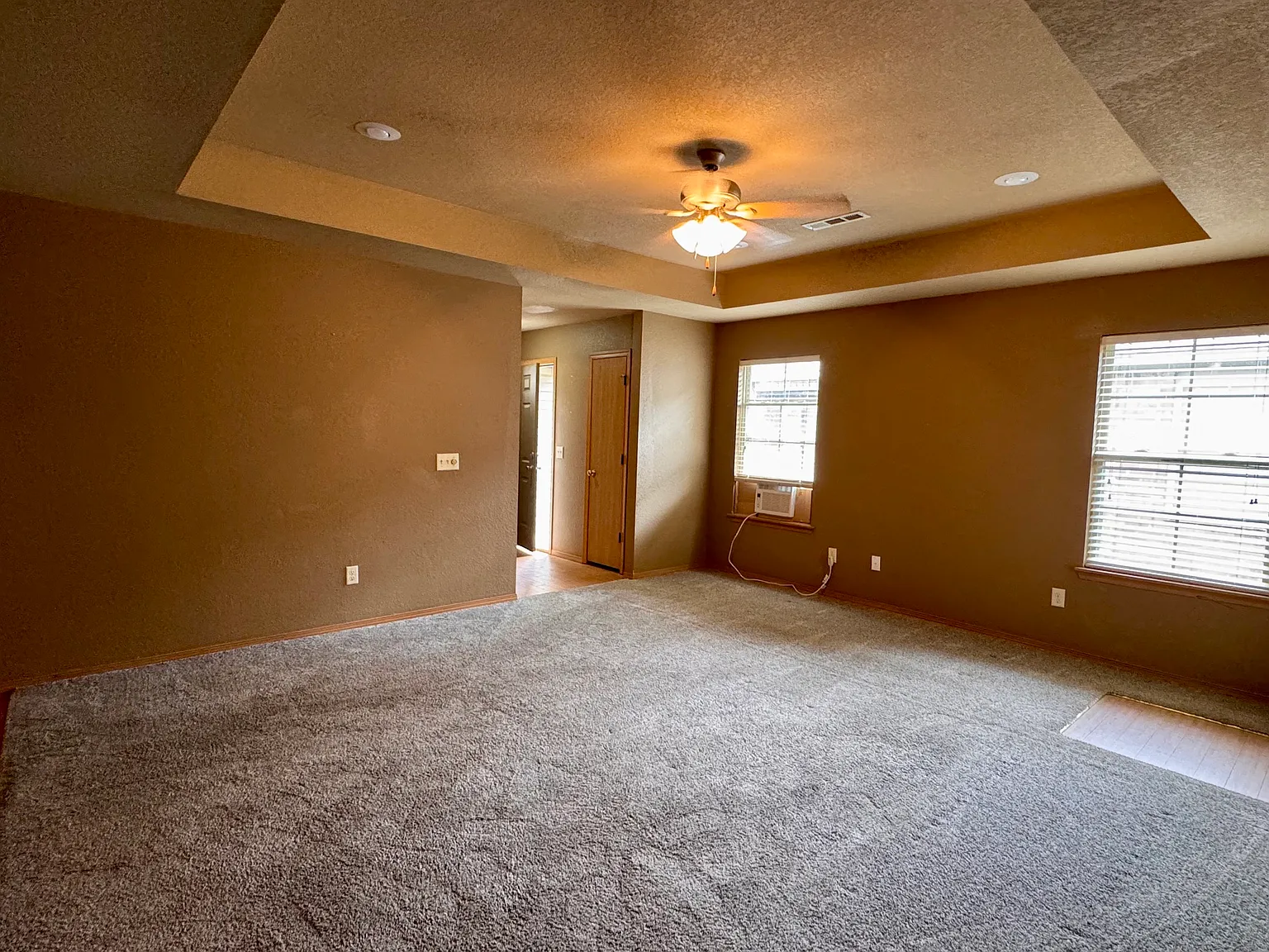 2 bed, 1234 sqft, $1,050 — Photo 3