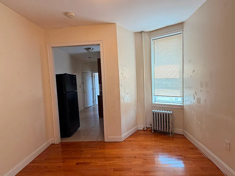 235 56th St #9 — Photo 3