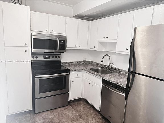 3rd image of 3000 N Palm Aire Dr APT 405