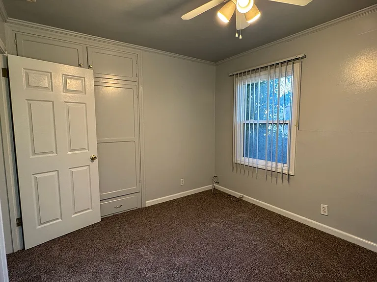 3205 N Commerce St — Photo 15