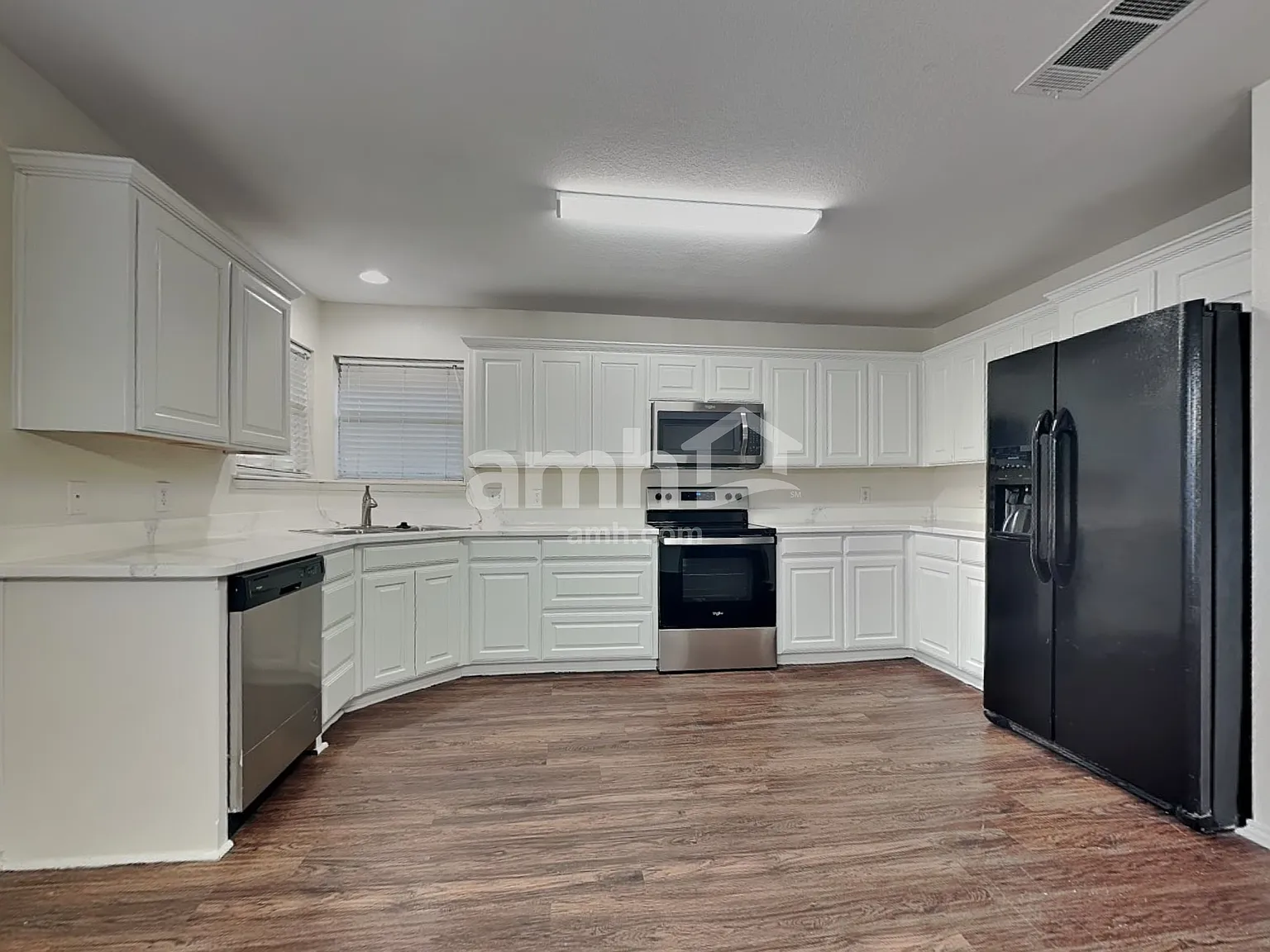 3 bed, 2.0 bath, 1678 sqft, $2,095 — Photo 3