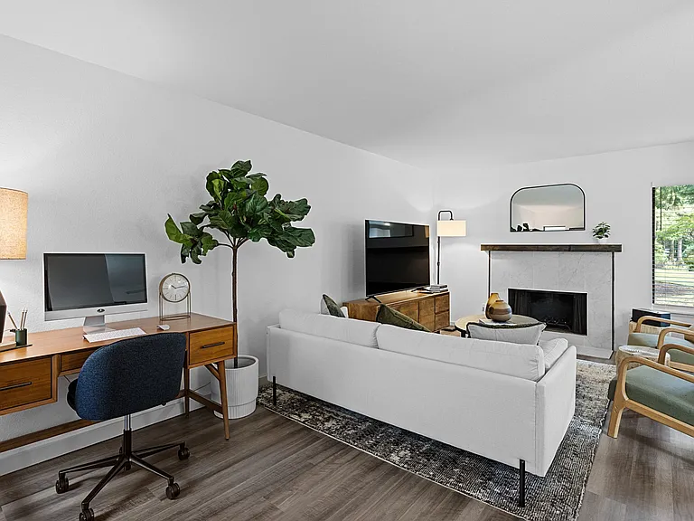 Remote Work Space at The Lakes in Bellevue, WA 98007